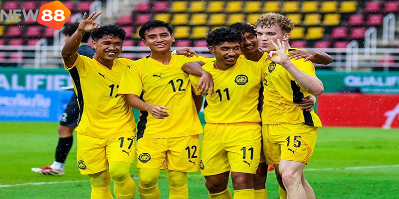 C&aacute;c cầu thủ U22 Malaysia trước giờ đấu b&aacute;n kết SEA Games