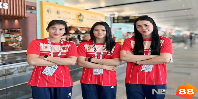 Ba chị em ruột Việt Nam gi&agrave;nh 3 HCV vật tự do tại SEA Games 33